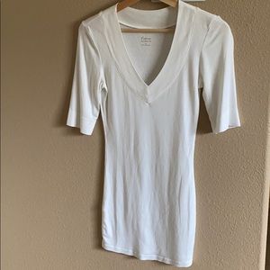 Express Women’s white v-neck 3/4 sleeve tee